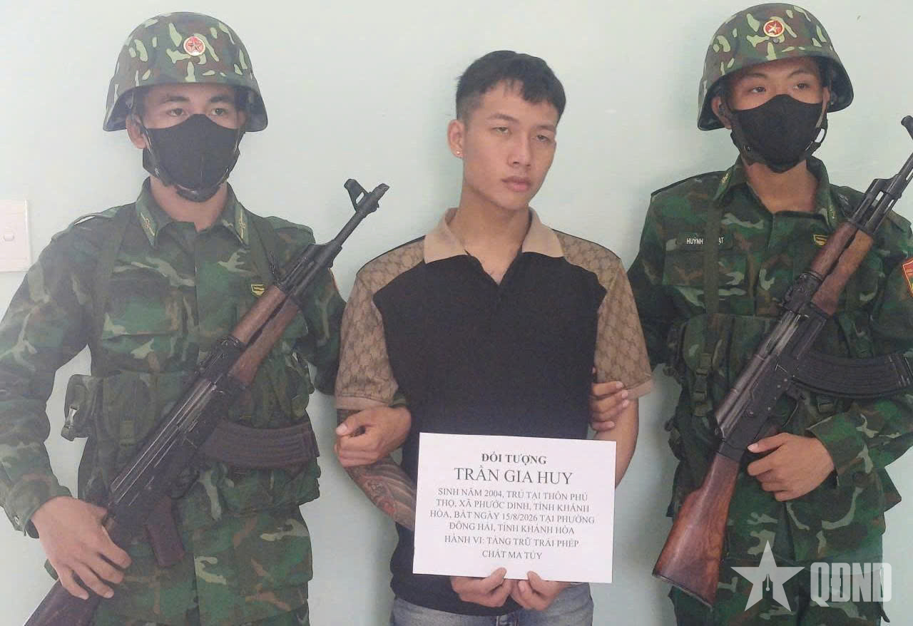 Bộ đội Biên phòng tỉnh Khánh Hòa phối hợp bắt giữ 2 đối tượng tàng trữ, mua bán chất ma túy